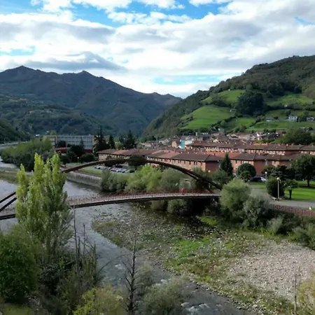 Casa Pilar Casa Llara, En El Paraiso, Cerca De Todo * Ujo
